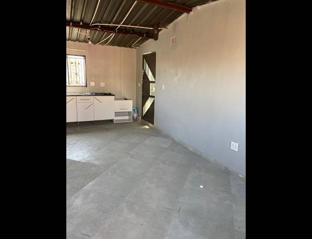 1 BEDROOM HOUSE FOR SALE IN BOTLENG EXT 4